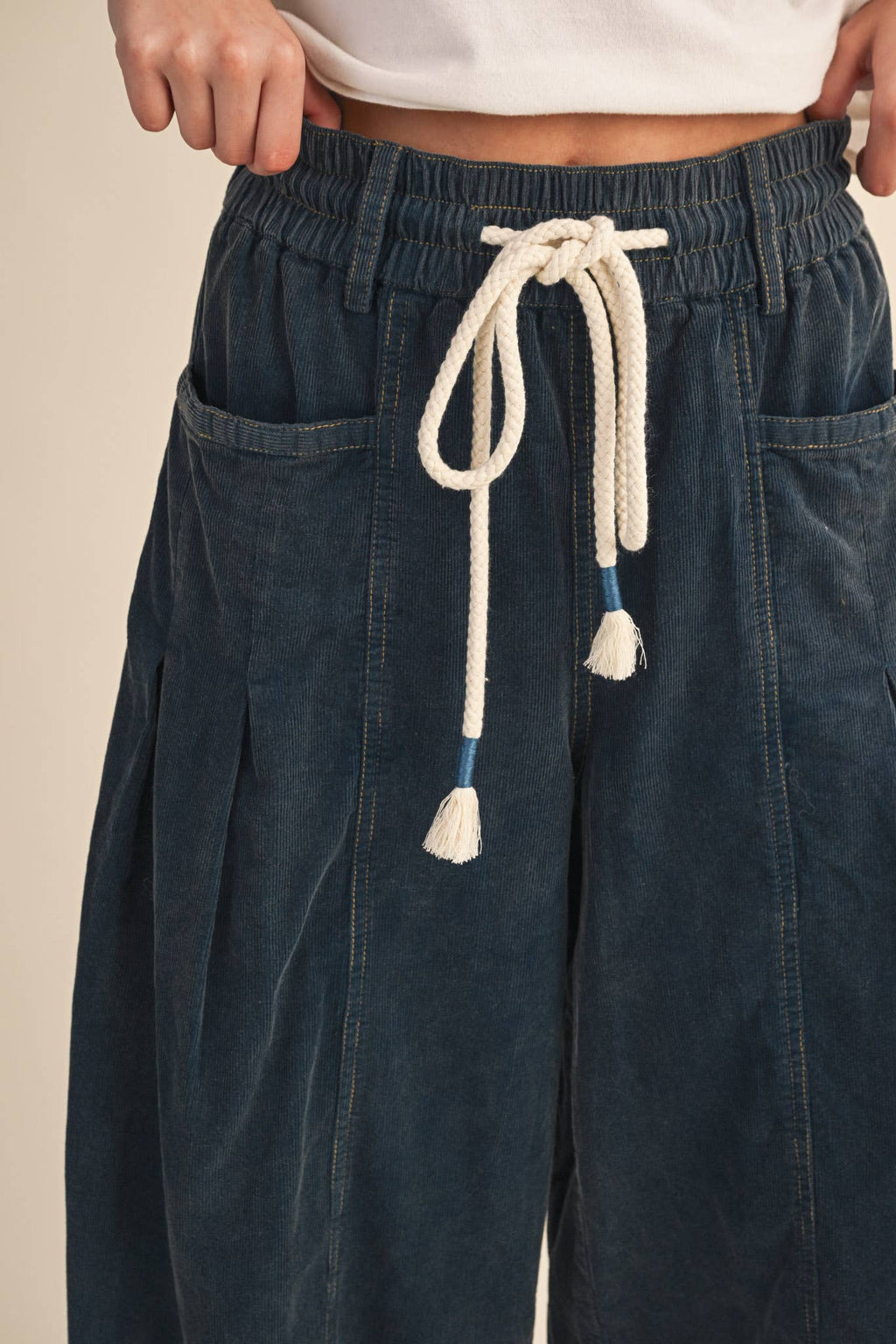 WASHED CORDUROY PLEATED BARREL PANTS