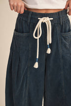 WASHED CORDUROY PLEATED BARREL PANTS