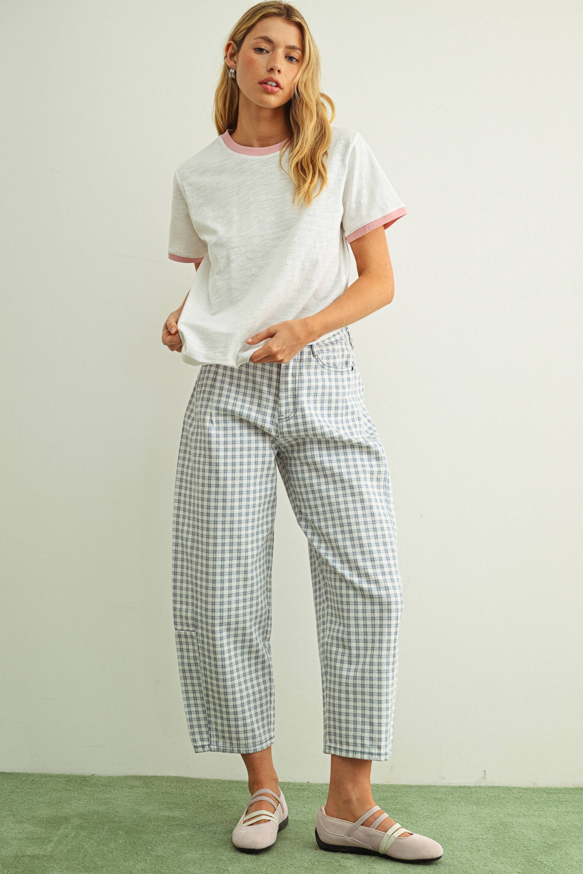 MINI CHECKER PATTERN BARREL PANTS