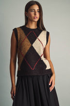 COLOR-BLOCK ARGYLE SLEEVELESS SWEATER FOR LAYERING