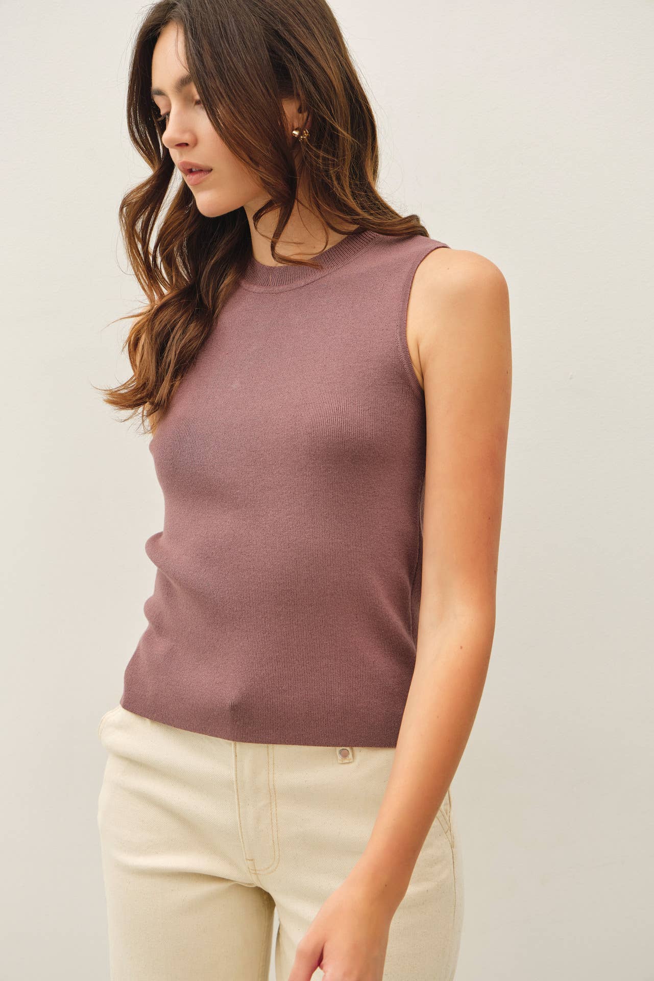 CLASSIC CREW NECK SLEEVELESS SLIM KNITTED TANK