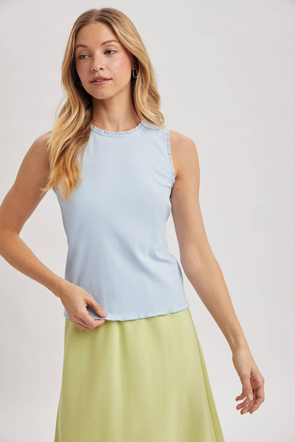 RIBBED KNIT TANK TOP WITH TRIM DETAIL