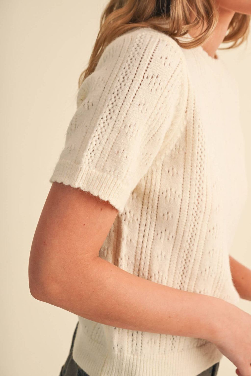SCALLOPED POINTELLE KNIT SHORT SLEEVE SWEATER