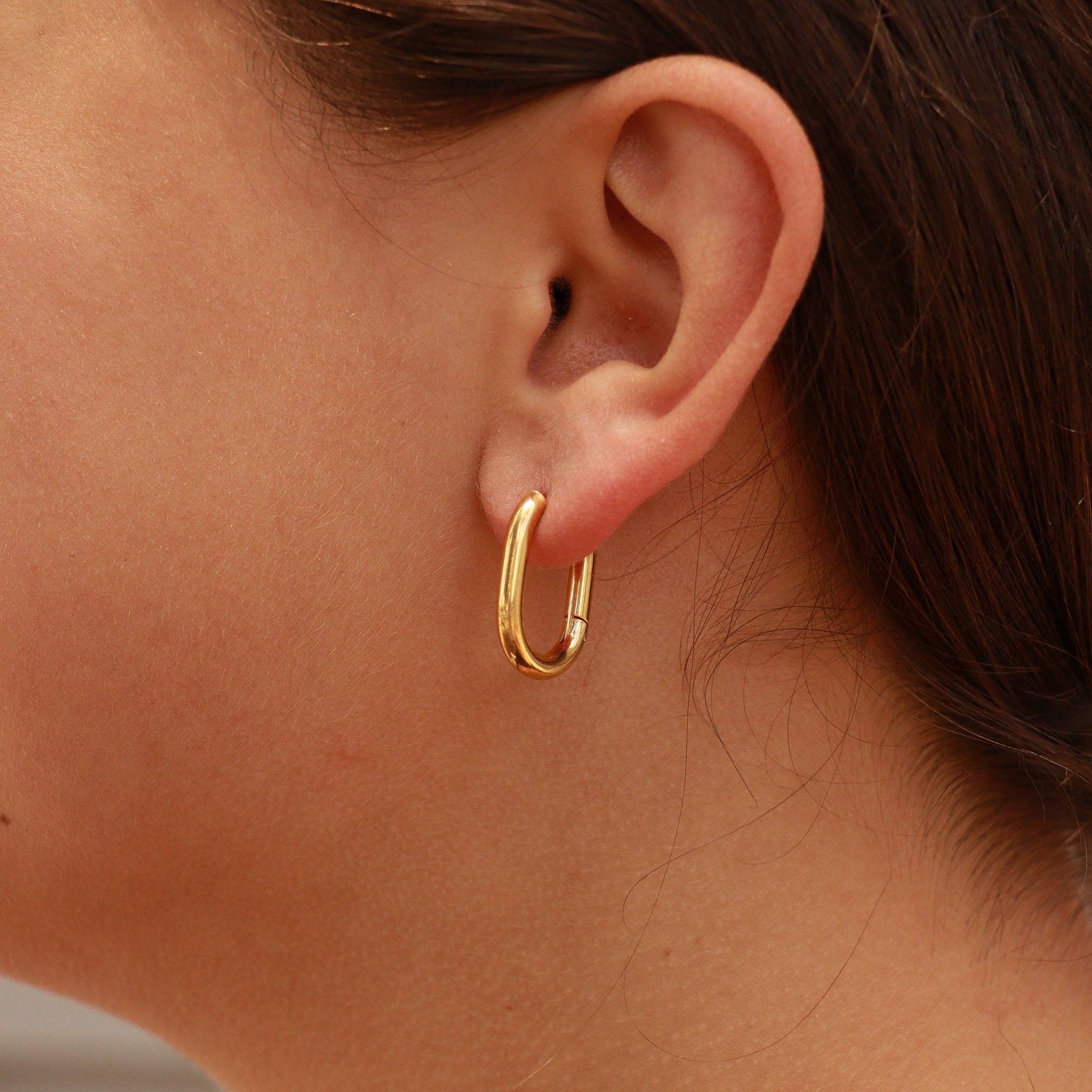 18K Gold Oval Huggie Earrings