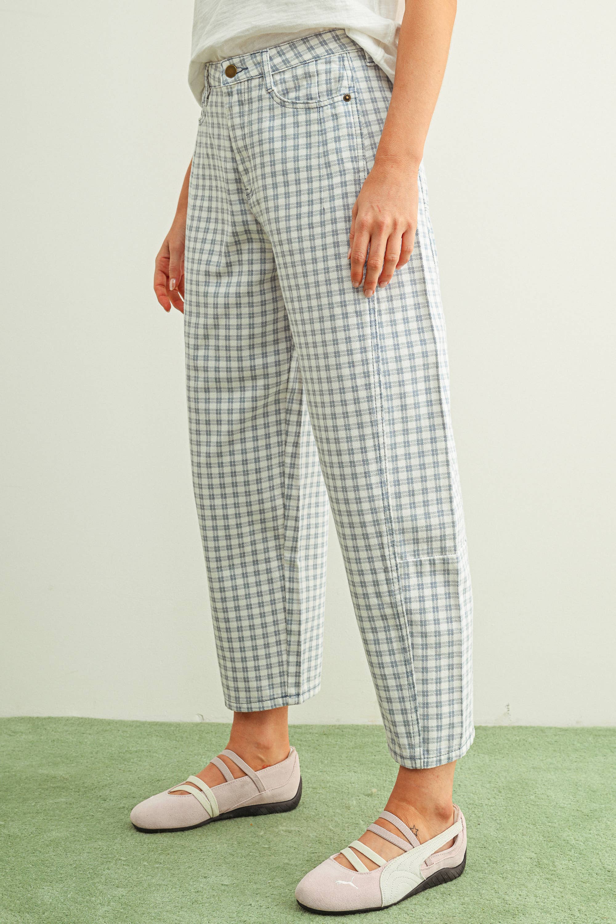 MINI CHECKER PATTERN BARREL PANTS