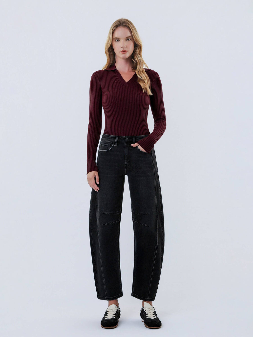 HIGH RISE BLACK ANKLE BARREL LEG JEANS