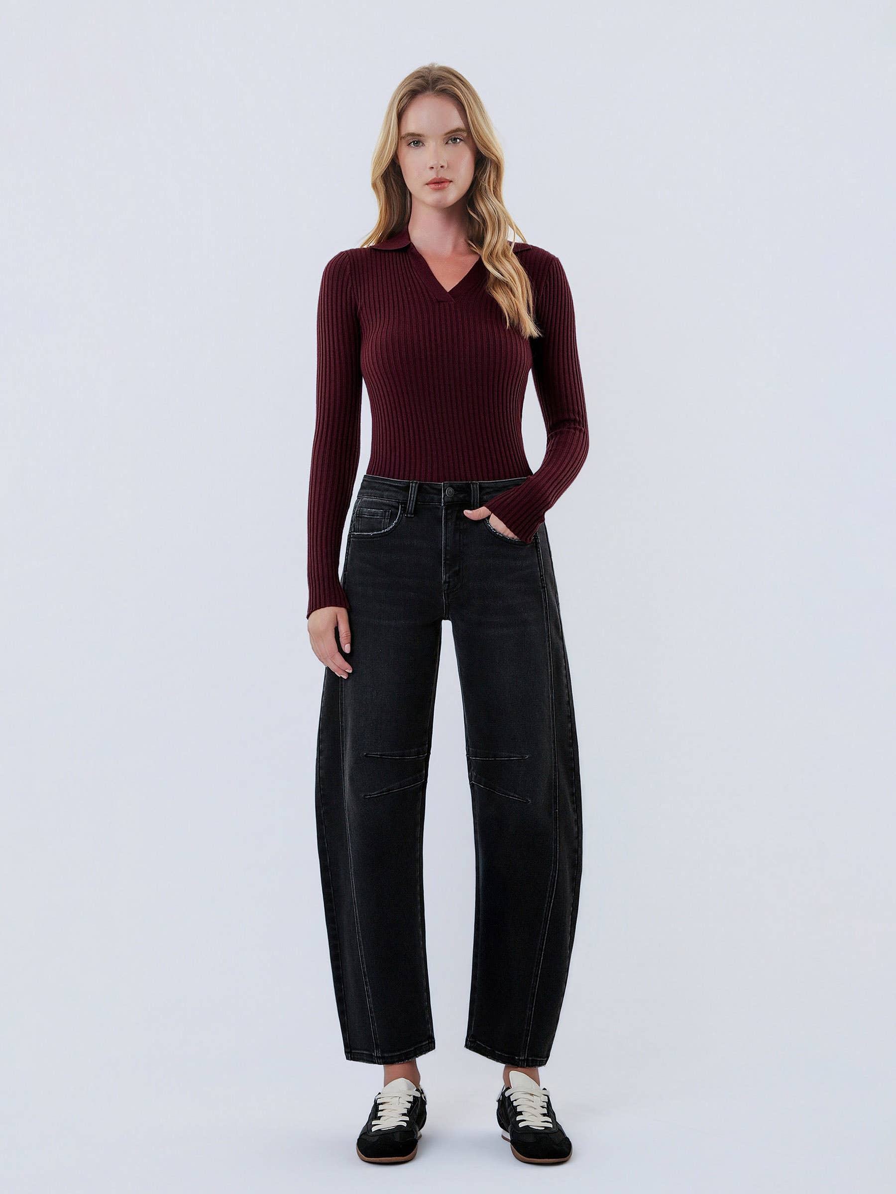 HIGH RISE BLACK ANKLE BARREL LEG JEANS