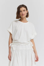 SIDE SCRUNCH TEE
