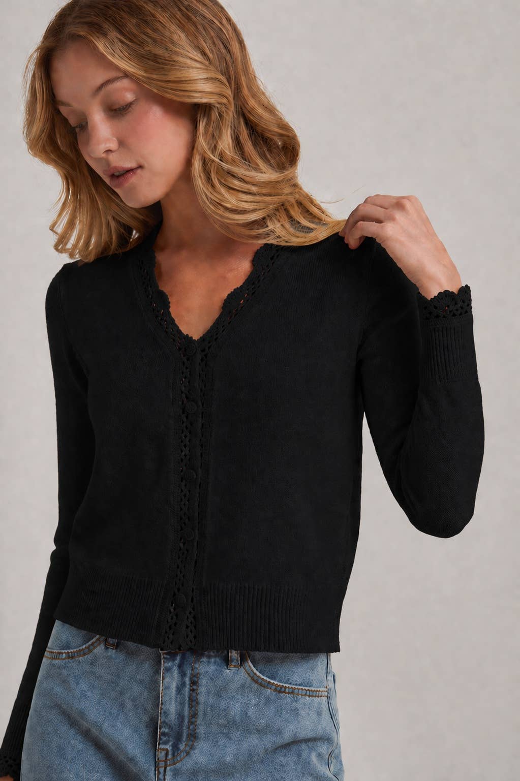 LACE TRIMMED BUTTON FRONT CARDIGAN_