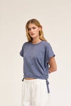 SIDE SCRUNCH TEE
