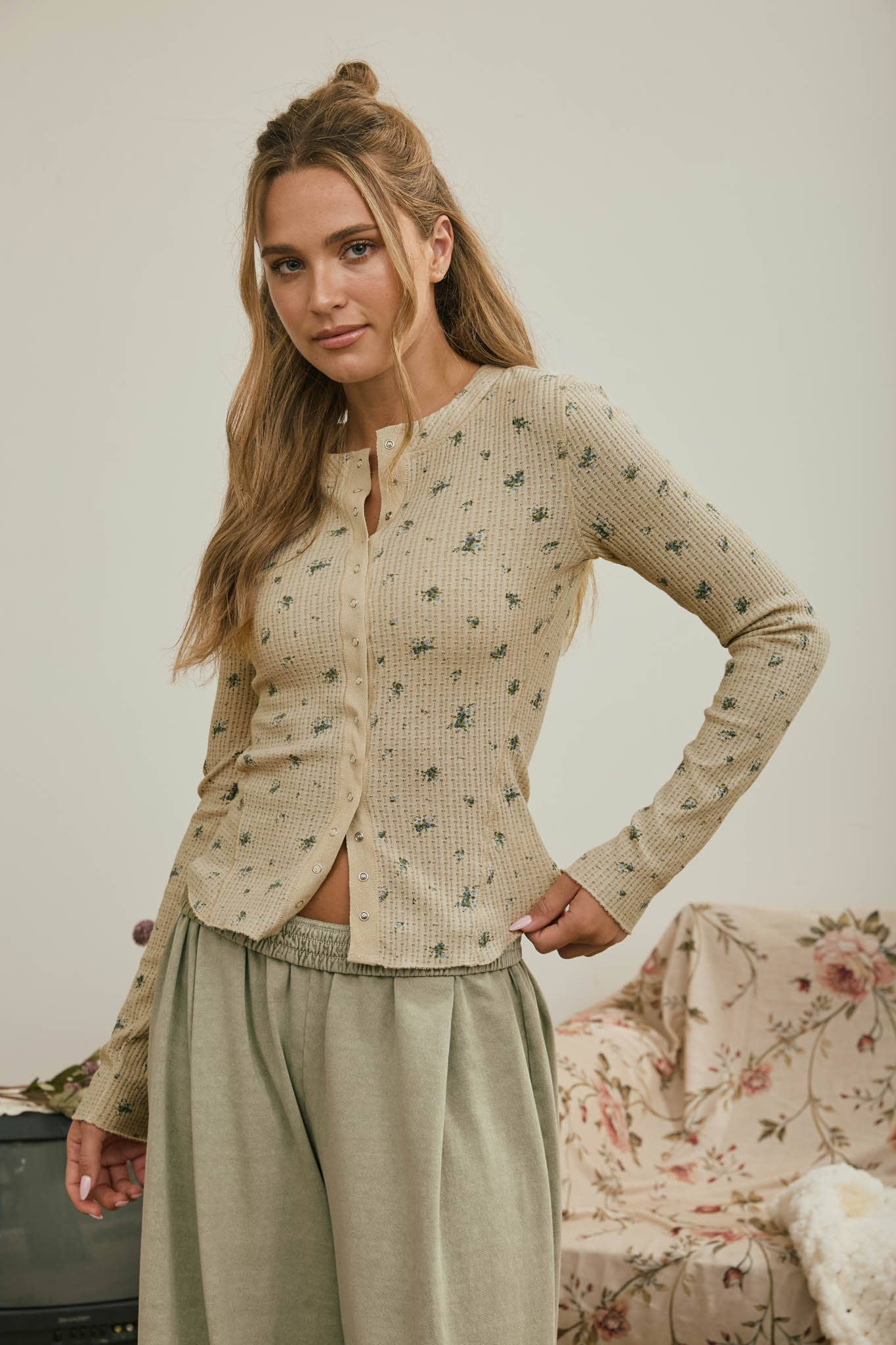 FLORAL SNAP FRONT LONG SLEEVE WAFFLE KNIT TOP