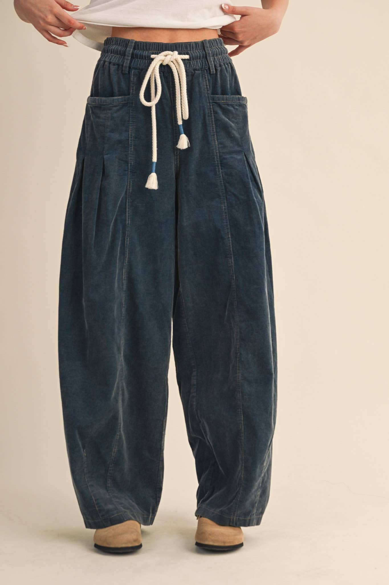WASHED CORDUROY PLEATED BARREL PANTS
