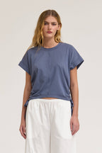 SIDE SCRUNCH TEE