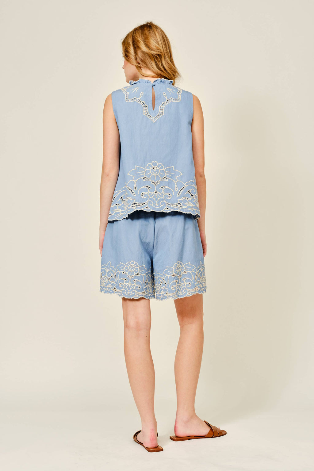 EMBROIDERED RUFFLE NECK SLEEVELESS BLOUSE